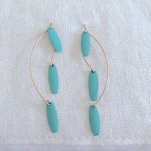 Drop turquoise colored earrings